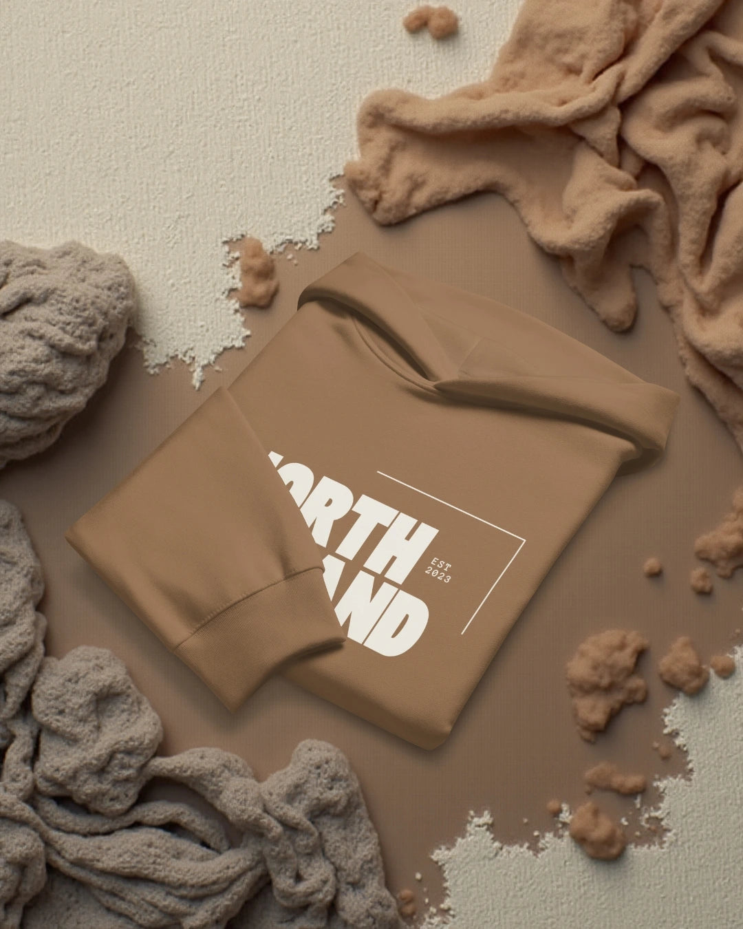 Norrländsk streetwear hoodie i brunt med unisexpassform från Heart of North, inspirerad av naturen i Norrland