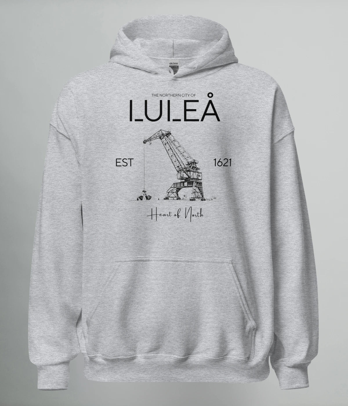 Grå Norrländsk hoodie Luleå med hamnkran motiv och text EST 1621 från Heart of North