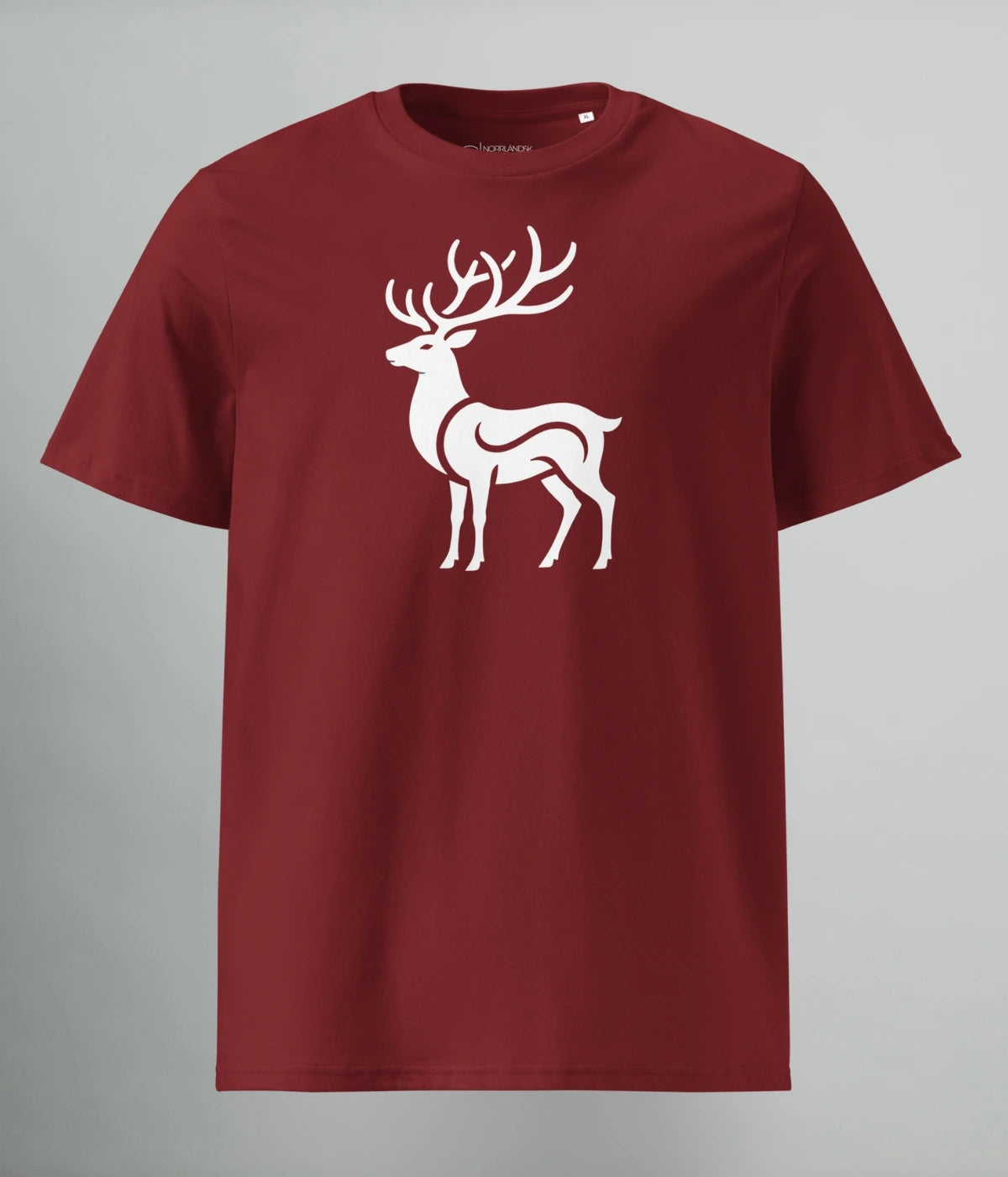 Vinröd Norrländsk streetwear t-shirt Arctic Blaze i ekologisk bomull med svart hjortmotiv från Heart of North