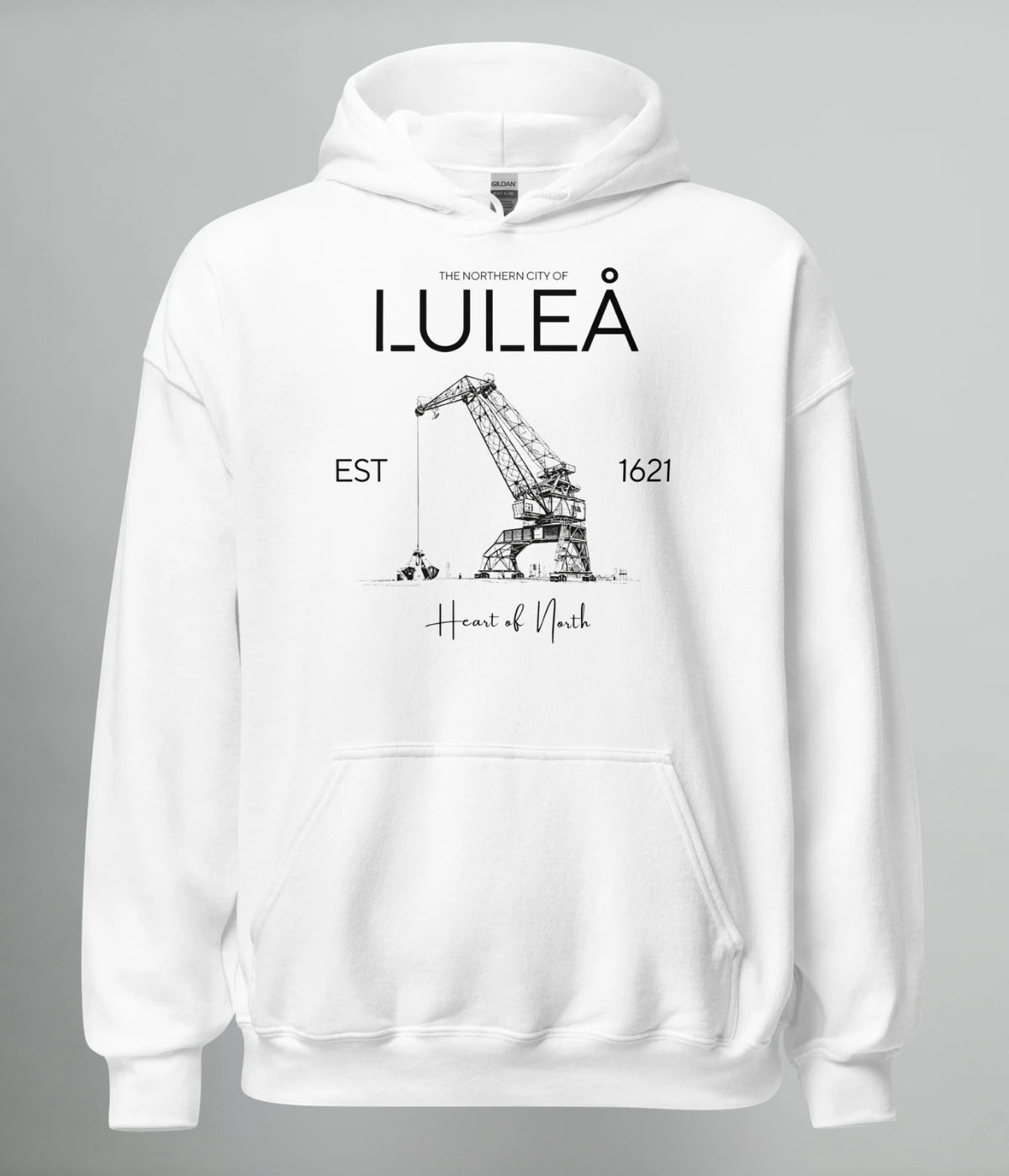 Vit Norrländsk hoodie Luleå med hamnkran motiv och text EST 1621 från Heart of North