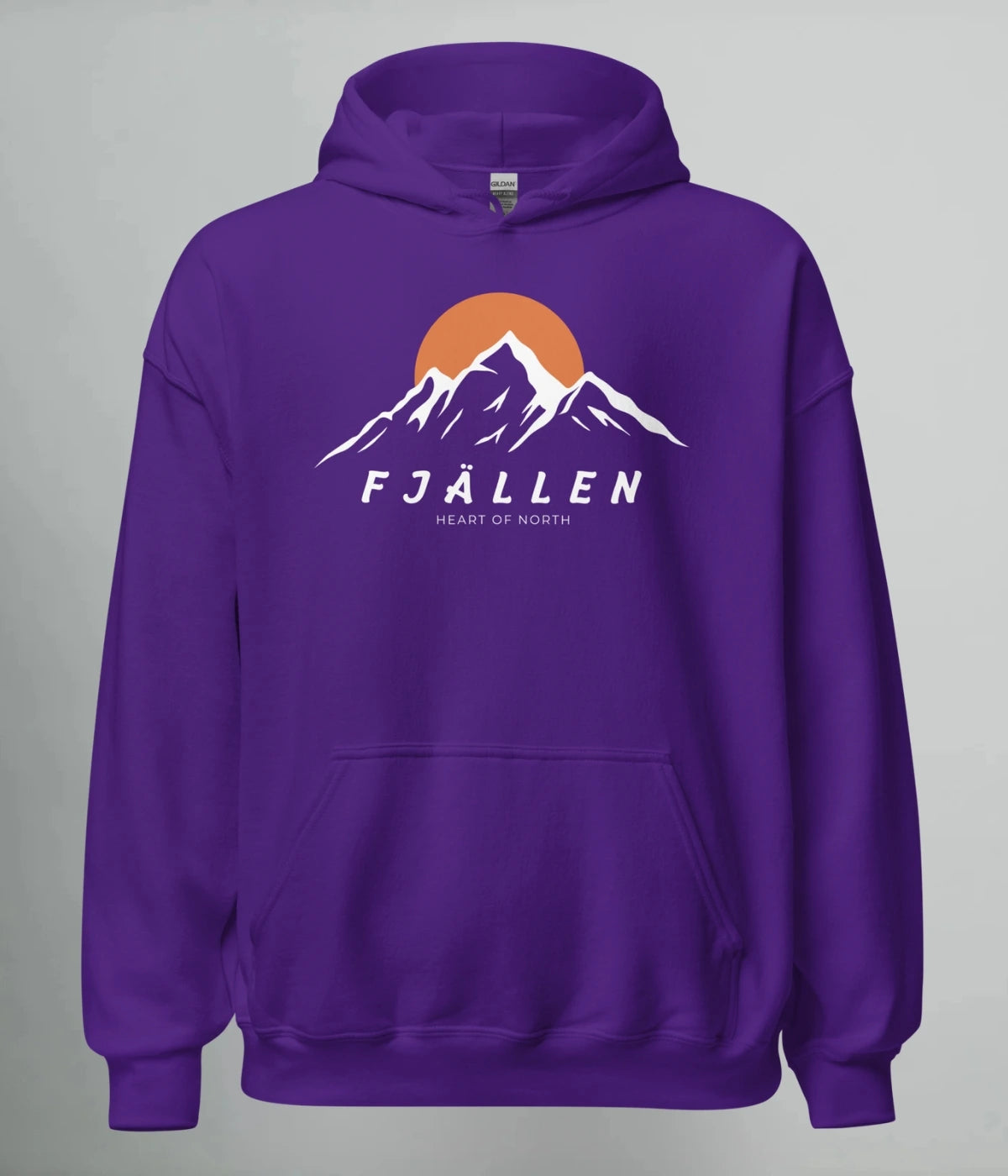 Norrländsk hoodie Norrlands Fjällen i lila färg med fjällmotiv och solnedgång från Heart of North